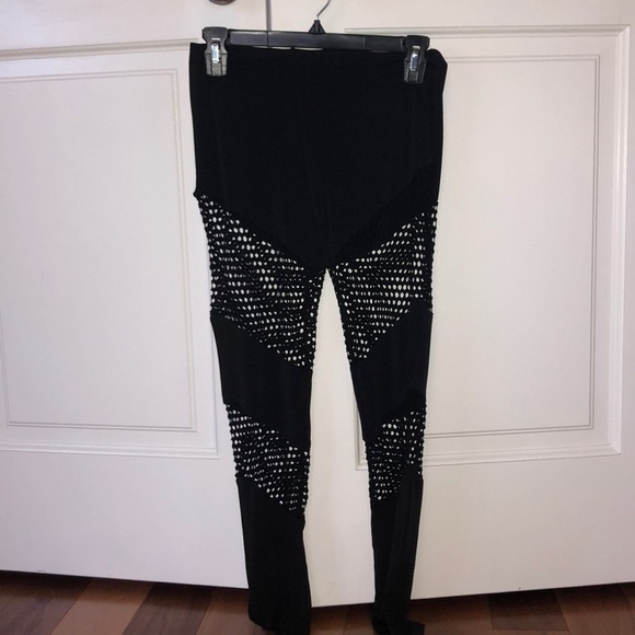 Trendy Mesh Leggings - Picture 3 of 3